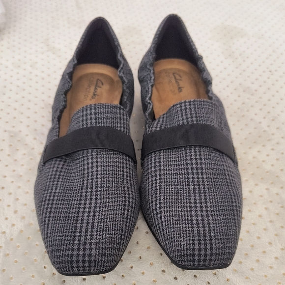 Clarks Houndstooth Plaid Grey Slip-On Classic Loafer Square Toe Flats - Picture 4 of 9